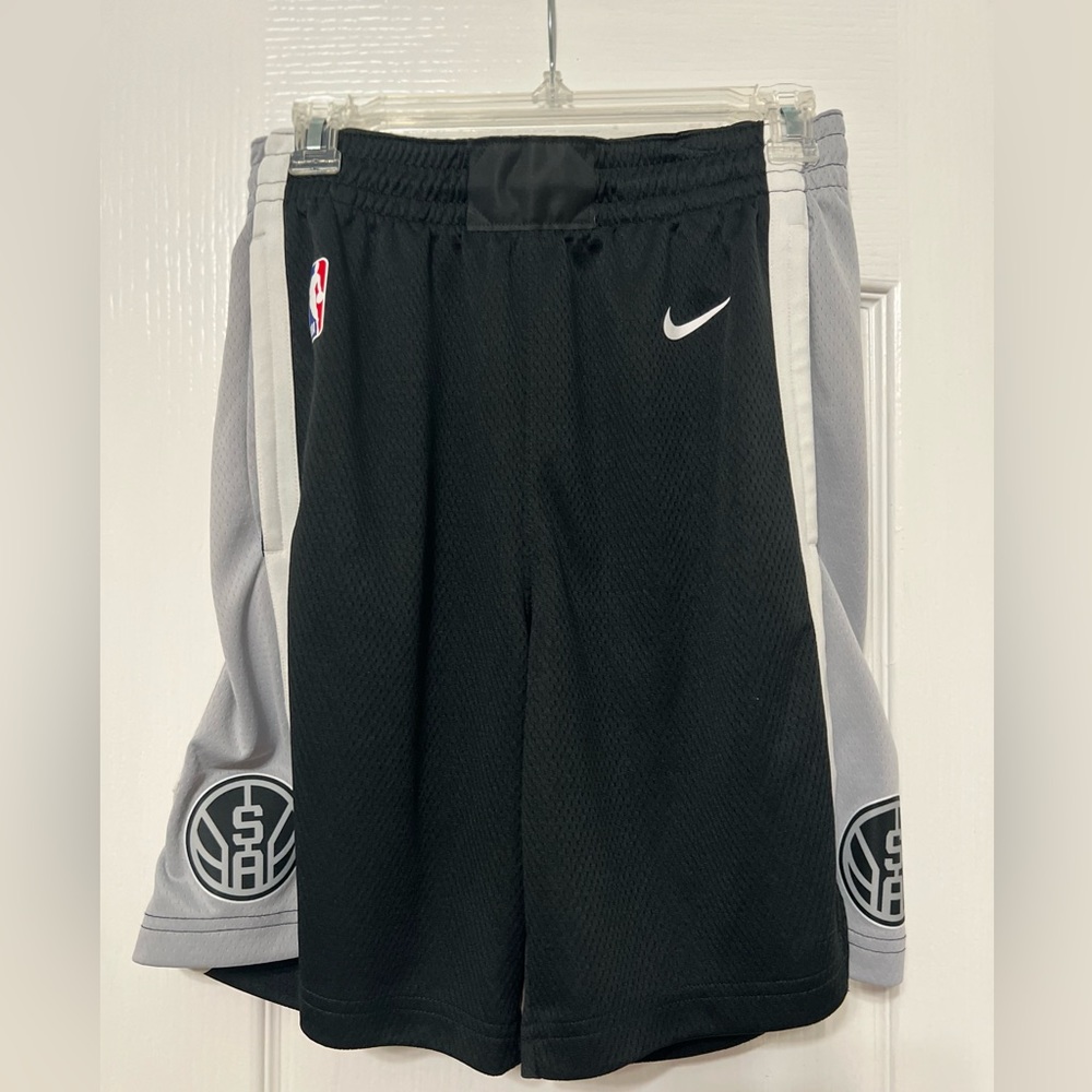 Men’s San Antonio Spurs Nike Swingman Shorts, Sz Small